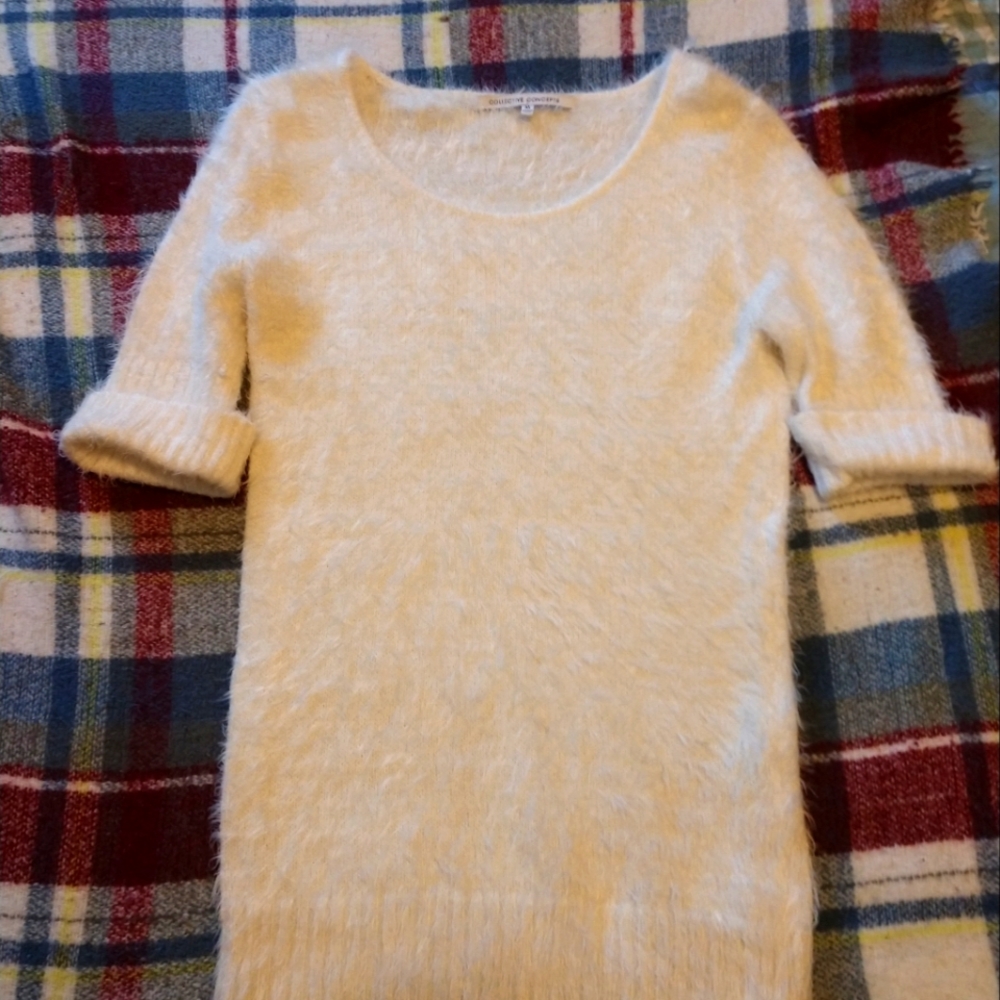 Woman's Soft Short-sleeved Sweater